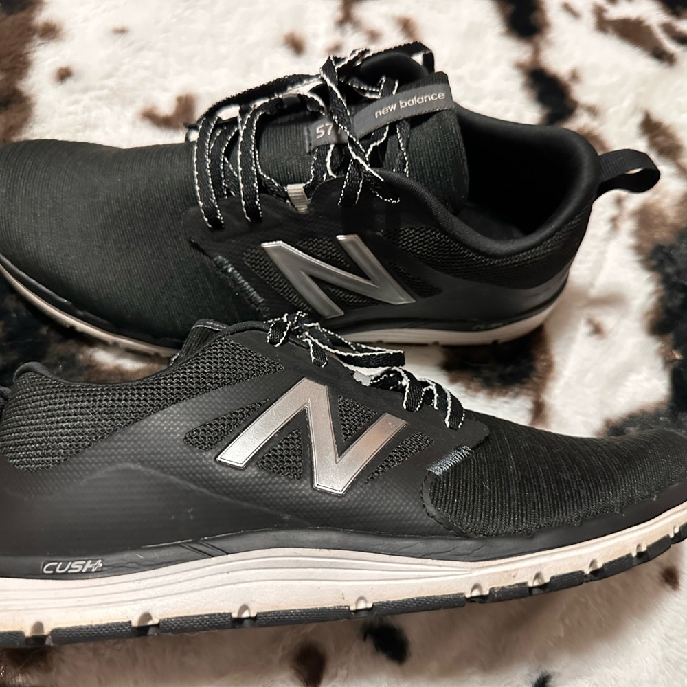 New Balance Men's Black and Silver Sneakers